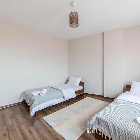 Centrally Located 2 Bedroom Apt With Netflix Bursa Exteriér fotografie